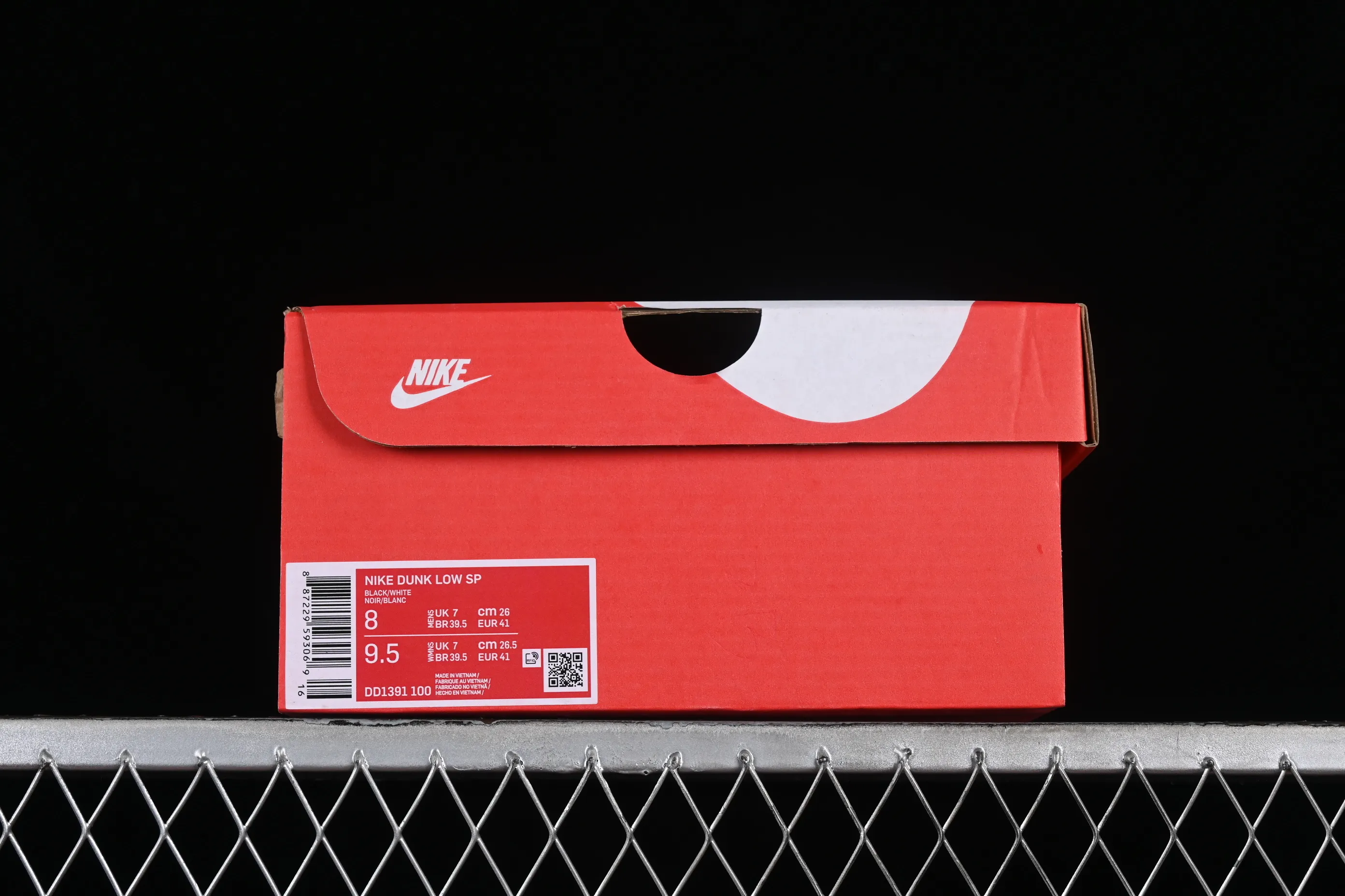 All Categories Nk SB Dunk Series Nk SB Dunk Low Low-top sneakers Nk Dunk Retro Saml Panda Prank Black and white retro style SB strap low-top casual sneakers DD1391-100